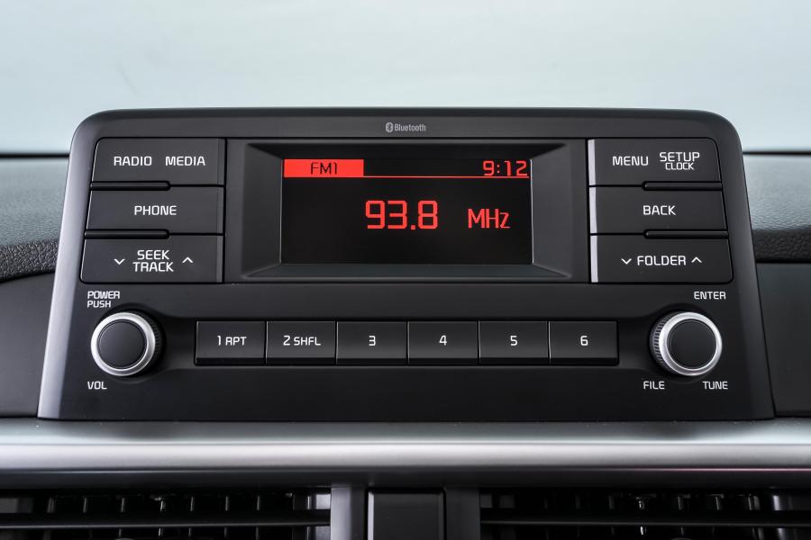 Детали интерьера Kia Picanto Runner (JA) 2020 года  (ZA) (фото 26 из 40)